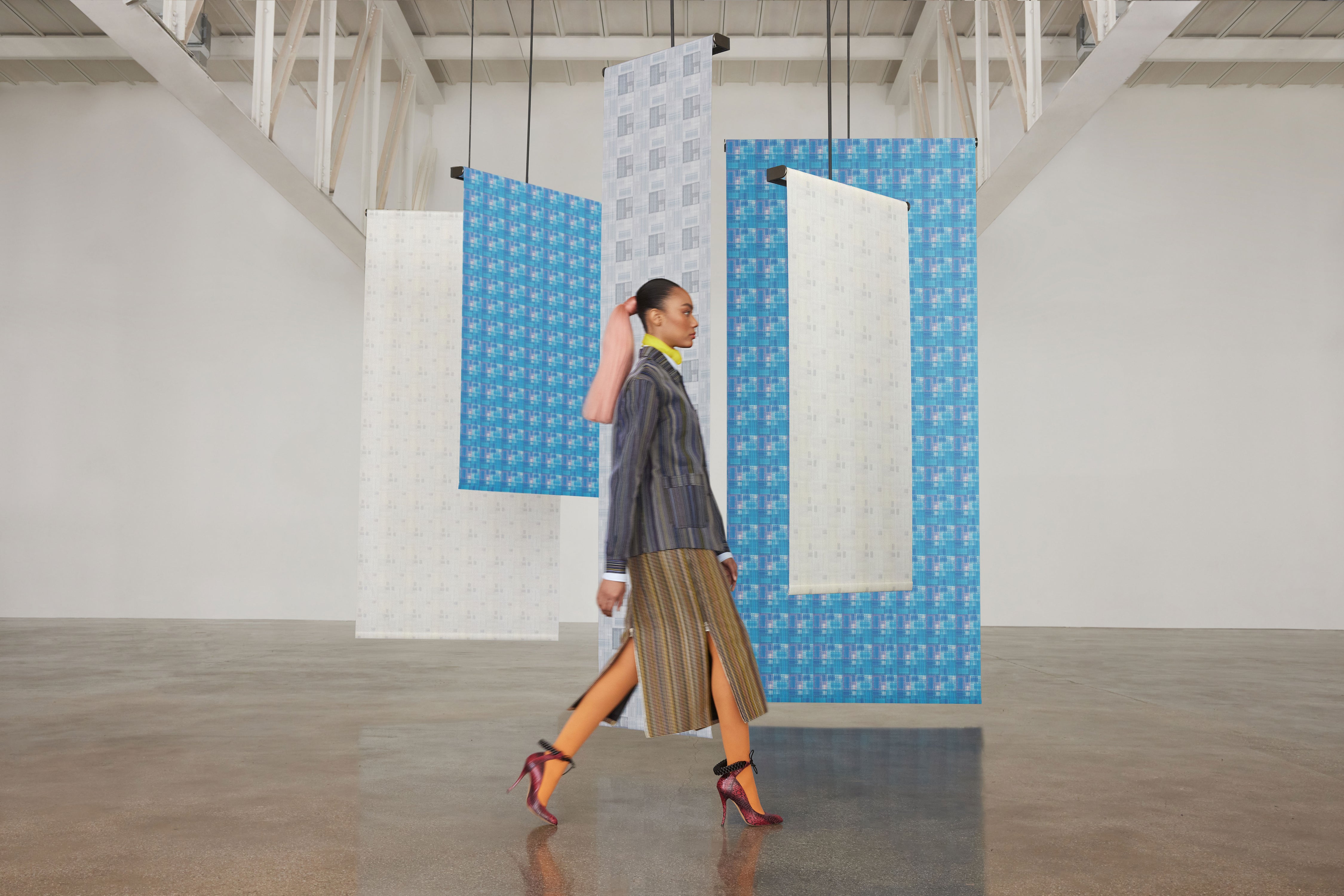 TSS_MIMI-PLANGE-COLLECTION_KENTE-PLAID_MODEL_621_MARCUS-FINISHED_GWF_RGB.jpg__PID:87a8e49d-e70f-4e86-a15d-7eb2c5045bcd