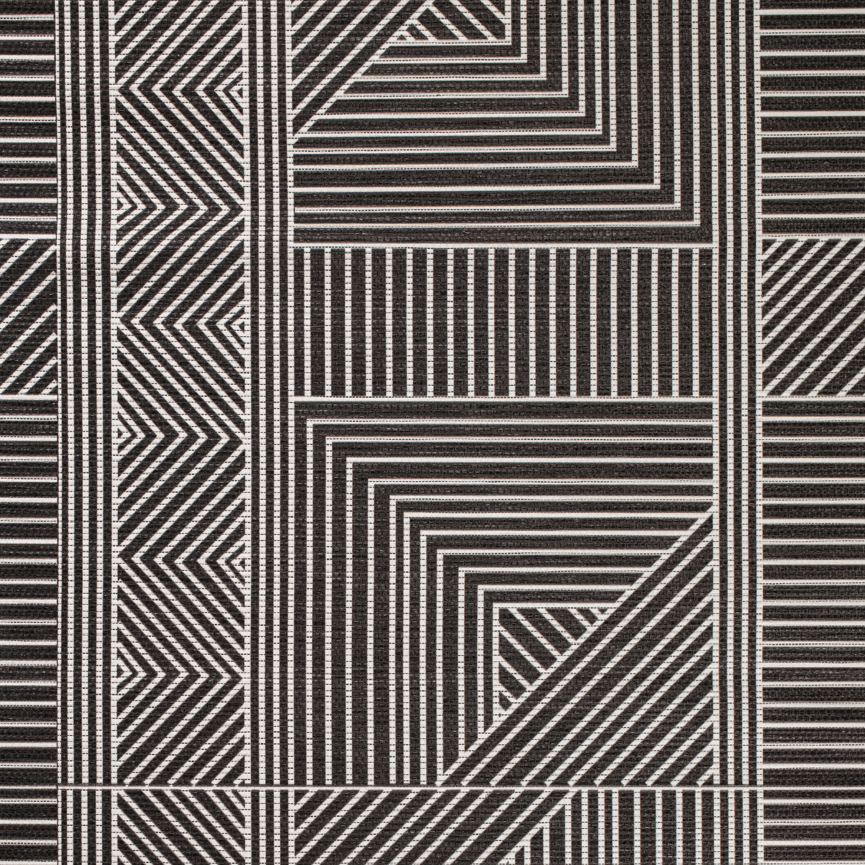 lowTHE-SHADE-STORE_MIMI_PLANGE_Geometric-Grassweave-Ebony.jpg__PID:3f5e1c45-3560-4a11-b675-1eabbde47060