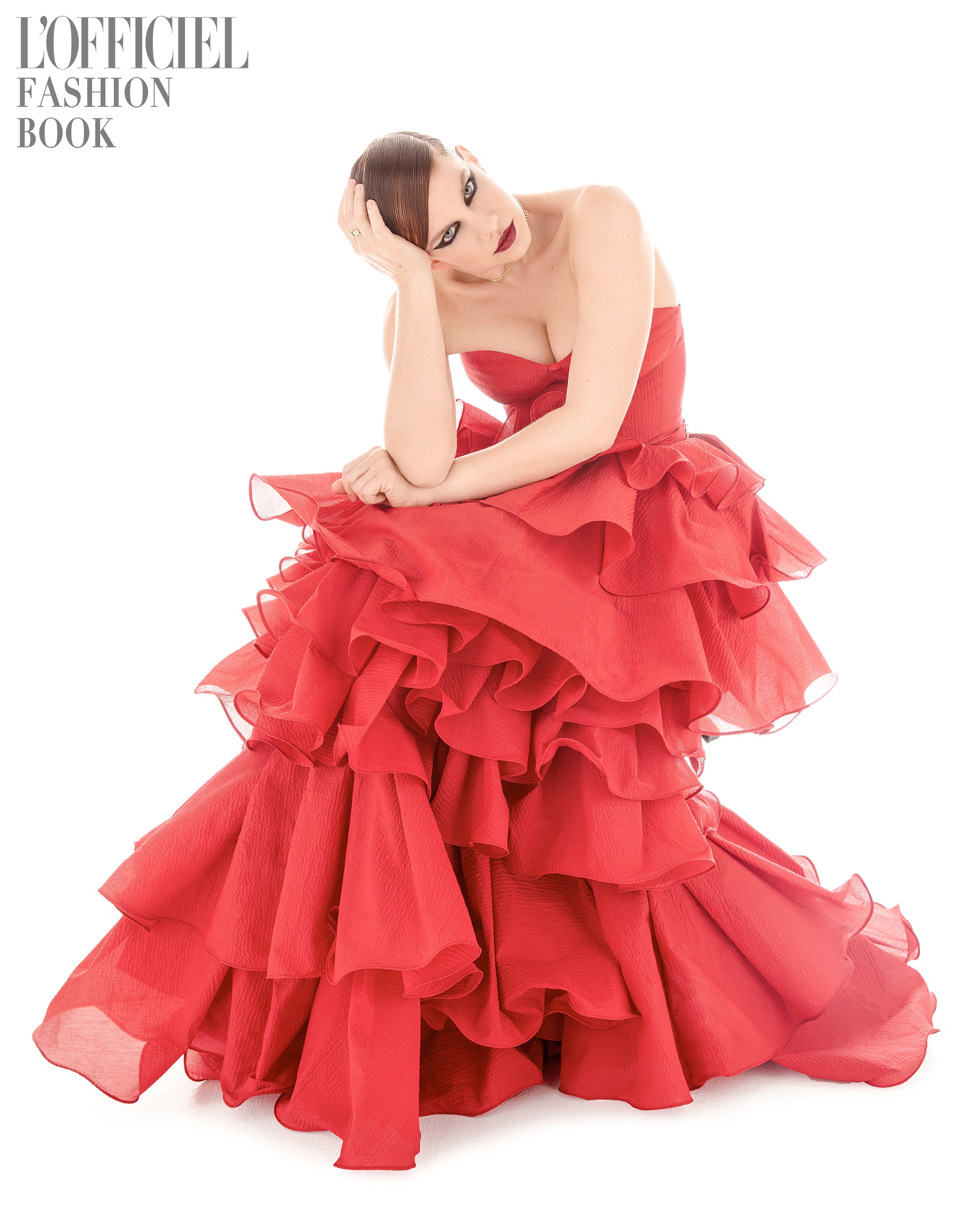 Six-time Emmy nominee, actress Anna Chlumsky wears Mimi Plange in L'Official Australia